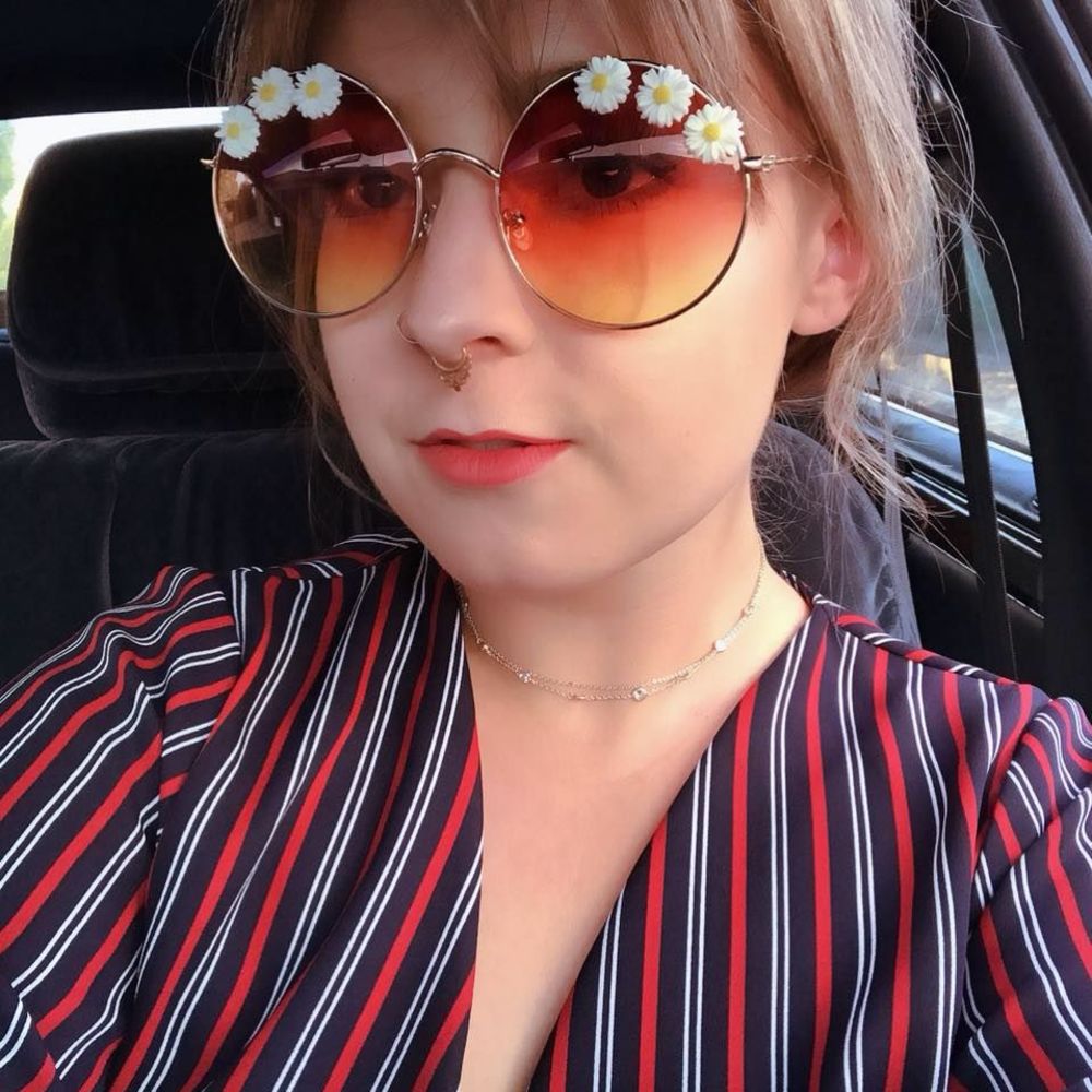 Meet your Posher, Rose